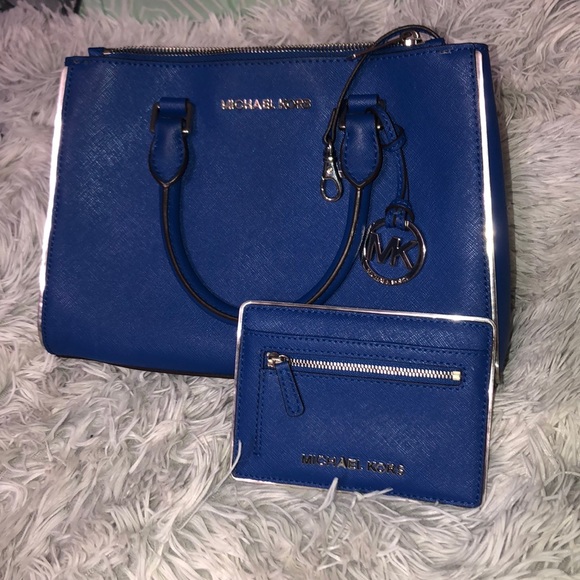 Michael Kors Handbags - Michael Kors Specchio Sutton bag and card holder
